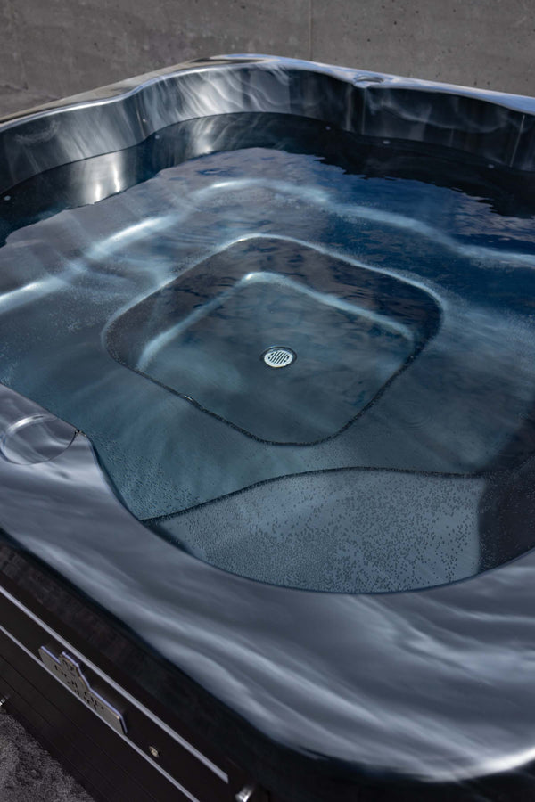 1500L hitaveitupottur - 6-7 manna