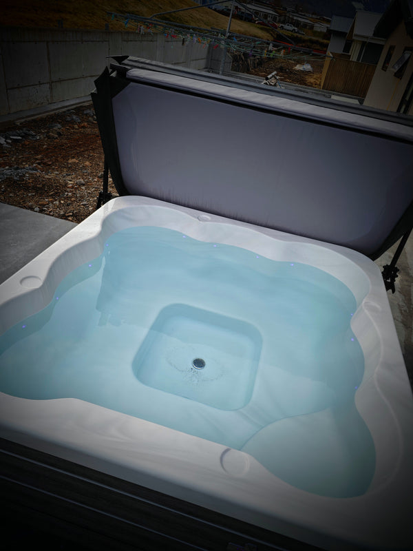 1500L hitaveitupottur - 6-7 manna